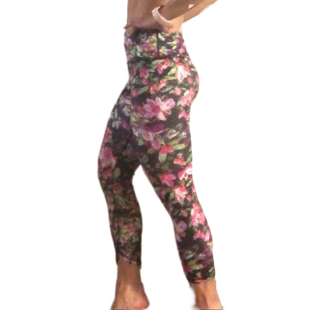 C&C sport Floral Capri workout leggings- size XS